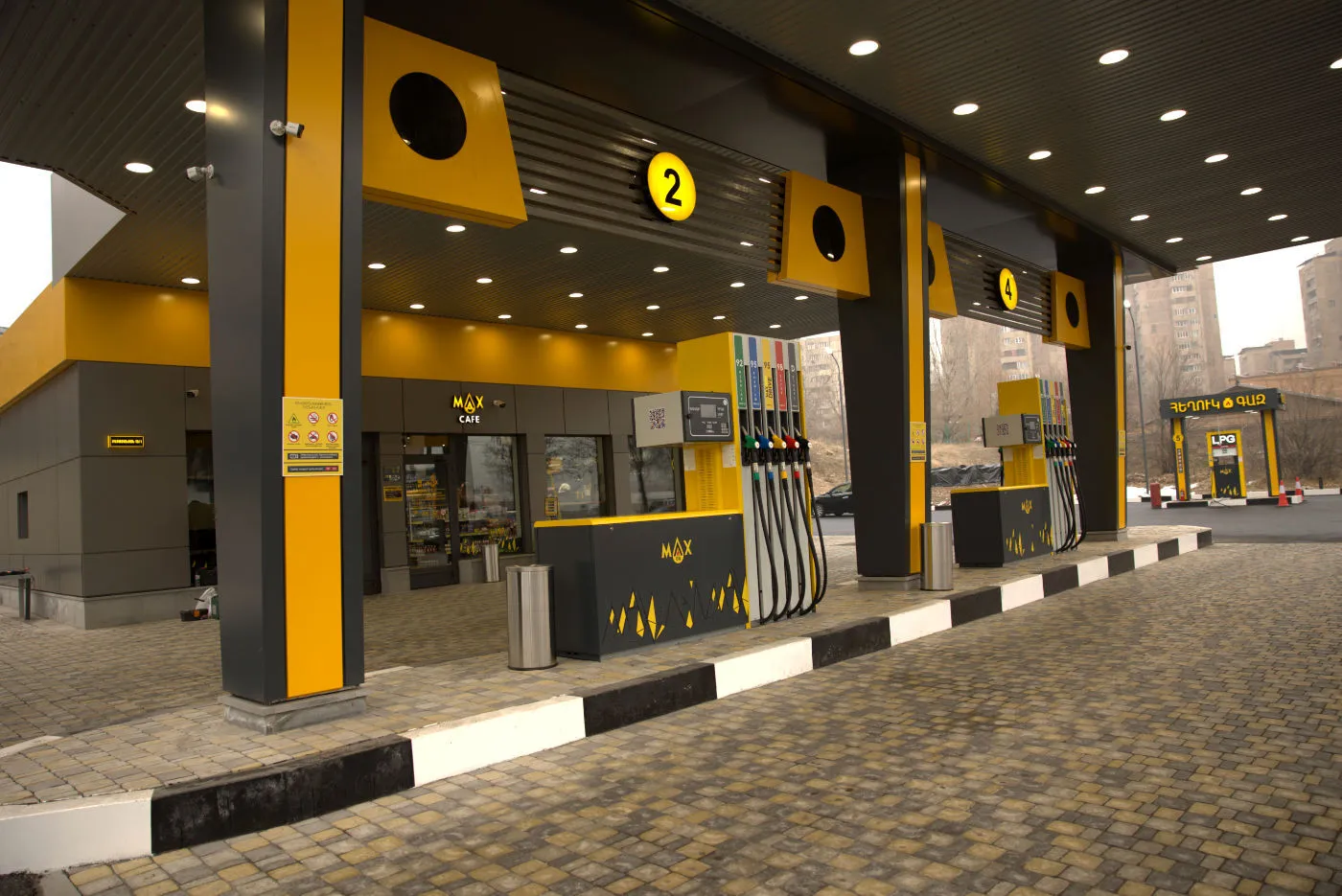 MaxOil — forecourt